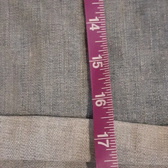 Levi's Women's Denim Mid Length Shorts Size 22W - Picture 4 of 8